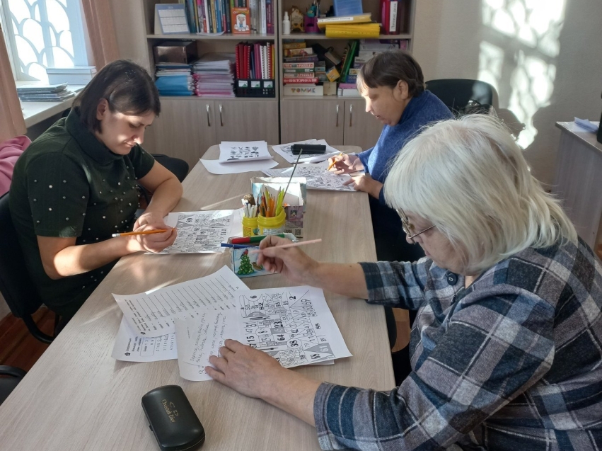 В забайкальском центре «Милосердие» для старшего поколения проводят занятия по развитию когнитивных способностей 